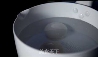 秋分养生粥：白梨鸡蛋鲜米粥的做法步骤：1