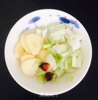 豆腐鲫鱼汤的做法步骤：2