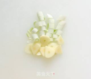 辣椒炒肉的做法步骤：2