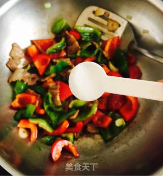辣椒炒肉的做法步骤：5