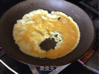 香菇炒鸡蛋的做法步骤：3