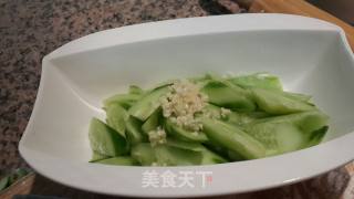 椒油蒜泥黄瓜的做法步骤：2