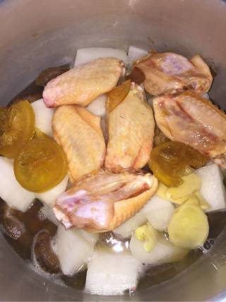 萝卜鸡翅焖冬菇干的做法步骤：6