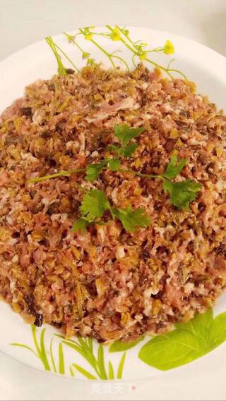 梅菜木耳肉饼的做法步骤：3