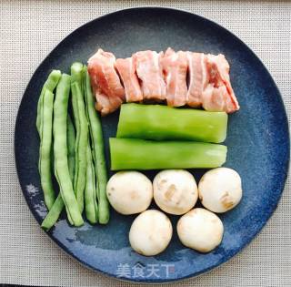 时蔬炖排骨的做法步骤：2