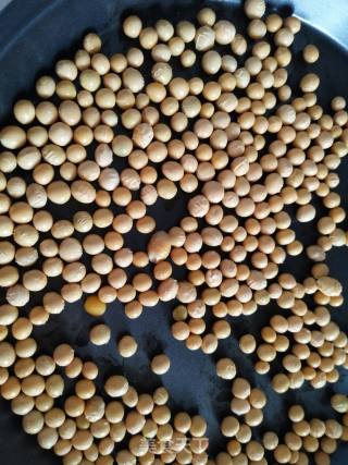豆乳盒子必备黄豆粉的做法步骤：2