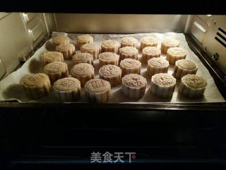 广式蛋黄月饼的做法步骤：9