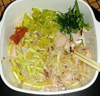 冬阴功鸡中翼的做法步骤：3