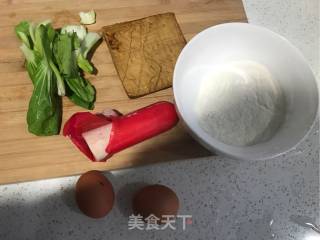 火腿蔬菜鸡蛋饼的做法步骤：1