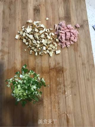 火腿蔬菜鸡蛋饼的做法步骤：2