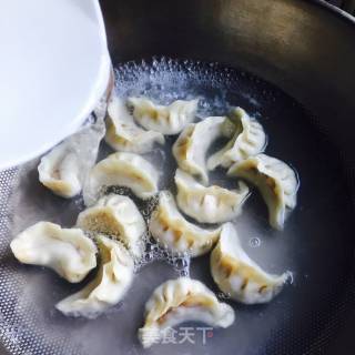 饺子—三碗水煮法的做法步骤：4