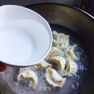 饺子—三碗水煮法的做法步骤：5