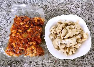 香酥肥肠的做法步骤：1