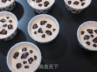 诱惑【豹纹杯子蛋糕】的做法步骤：12
