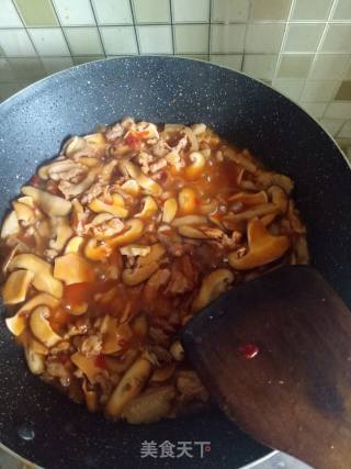香菇炒肉的做法步骤：8