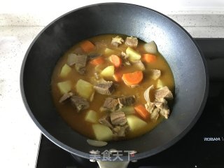 咖喱牛肉的做法步骤：9