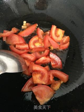 西红柿蘑菇面的做法步骤：1