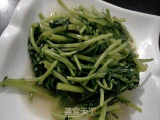清炒茼蒿的做法步骤：3