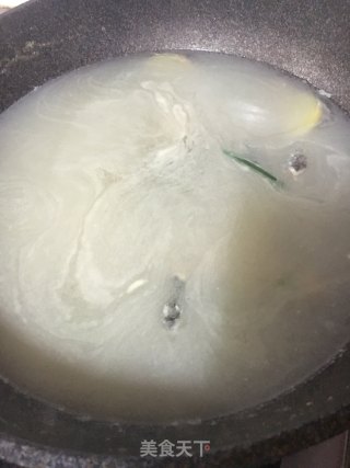 鲜虾黄鱼面的做法步骤：3