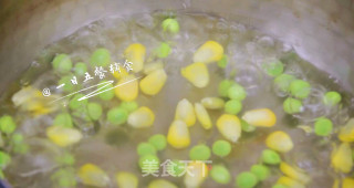 黄椒牛肉盅 宝宝辅食，豌豆+玉米+胡萝卜的做法步骤：4