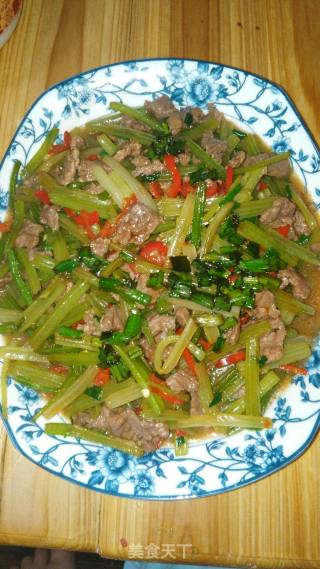 芹菜炒牛肉的做法步骤：5