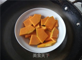 南瓜豆沙饼的做法步骤：2
