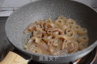 青红椒炒猪皮的做法步骤：4
