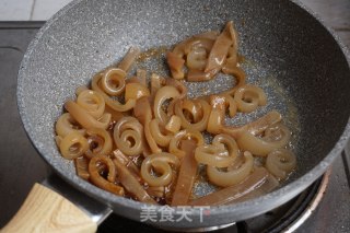 青红椒炒猪皮的做法步骤：5