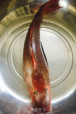 红头鱼炖豆腐的做法步骤：1