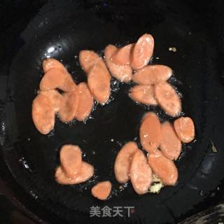 火腿肠洋葱炒鸡蛋的做法步骤：6