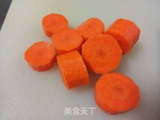 黄豆柚皮龙骨汤的做法步骤：2