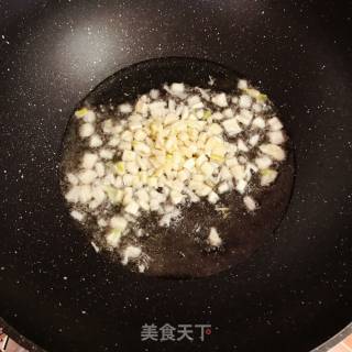 腰果西芹炒木耳的做法步骤：2