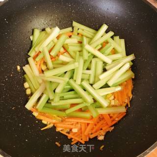腰果西芹炒木耳的做法步骤：4