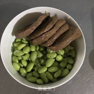 香干毛豆炒肉丝的做法步骤：3