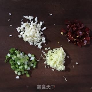 香干毛豆炒肉丝的做法步骤：4