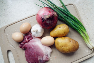 时蔬鸡蛋炖肉的做法步骤：1
