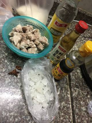 糖醋排骨的做法步骤：1