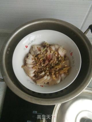 家常扣肉――借鉴了“风中丝丝清雨”的东北扣肉做法，加上同事大姐的场外指导，味道不错哦！的做法步骤：6