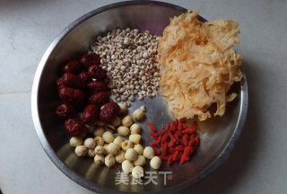 薏米红枣银耳羹的做法步骤：1