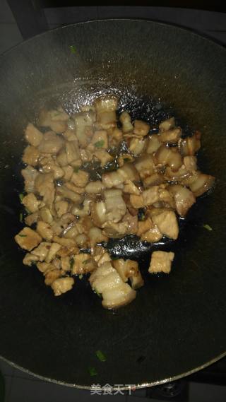 大蒜炒肉的做法步骤：1