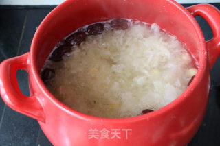 坤博砂锅银耳莲子羹的做法步骤：9