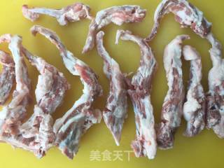 红烧羊尾巴的做法步骤：1