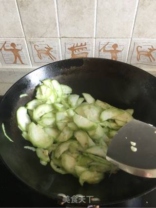 丝瓜玉米煎鸡蛋的做法步骤：4