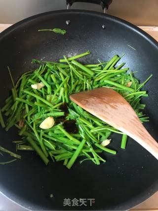 爽口好吃虾皮空心菜的做法步骤：6