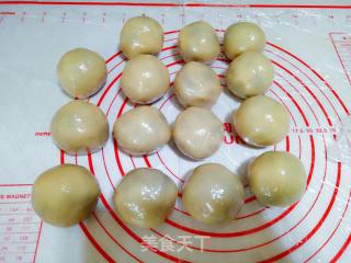 广式月饼（75克）的做法步骤：10