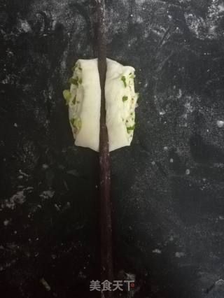 椒盐葱香花卷的做法步骤：11
