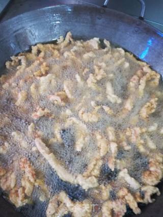 现炸酥肉的做法步骤：1