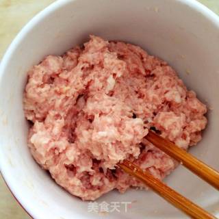 手工肉丸的做法步骤：2