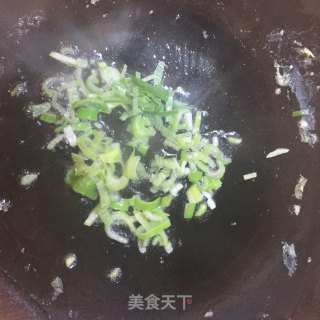 西葫芦炒鸡蛋——上班族必学的一道家常菜的做法步骤：4