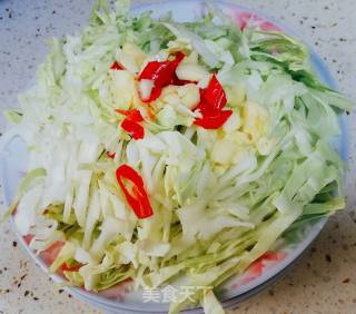 粉丝炒包菜的做法步骤：1